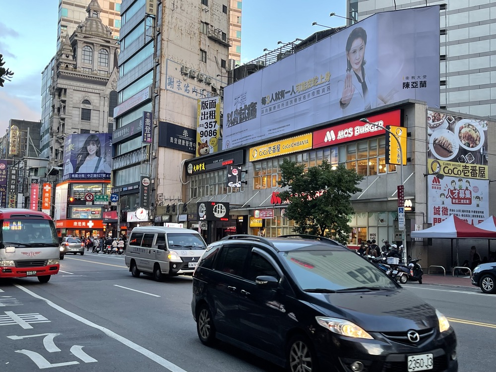 EF75A332-9506-4B16-A8DD-CFF118353EF6